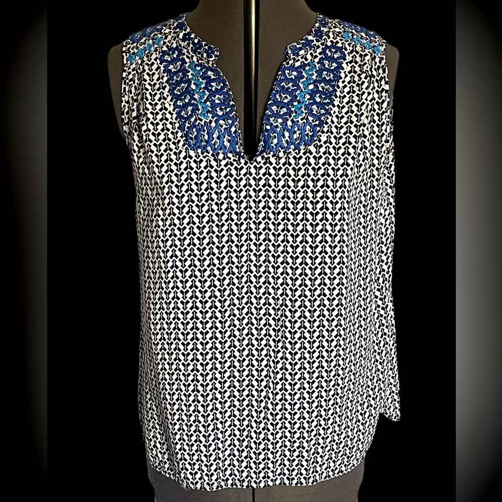 Fleur Bleve Black and White Print Sleeveless Top with Blue Embroidery Si…